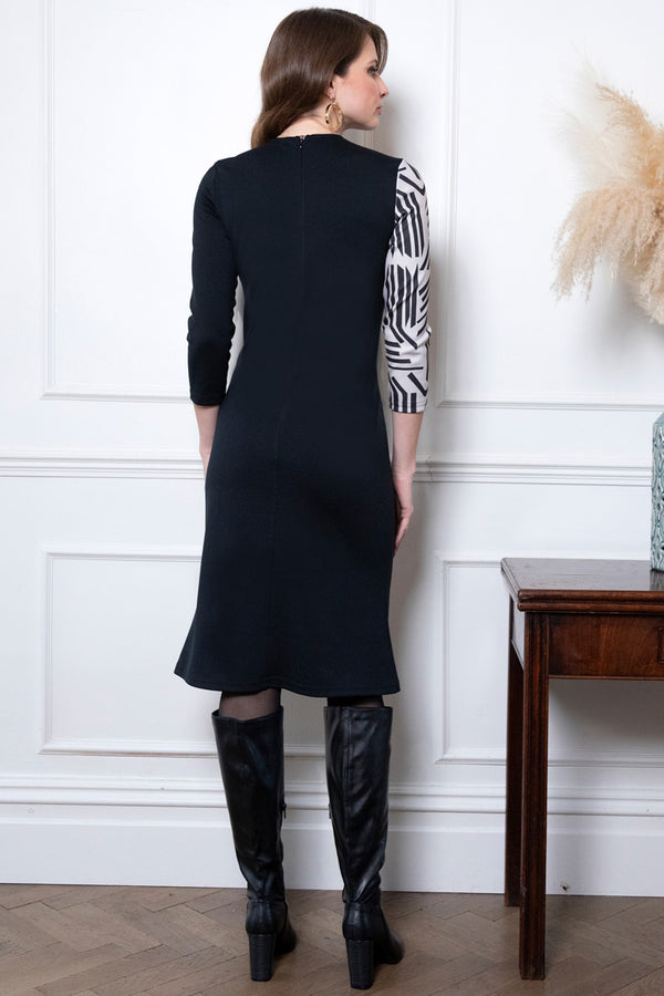 Hot Squash Asymmetric Keyhole Dress Black / Grey Calligraphy