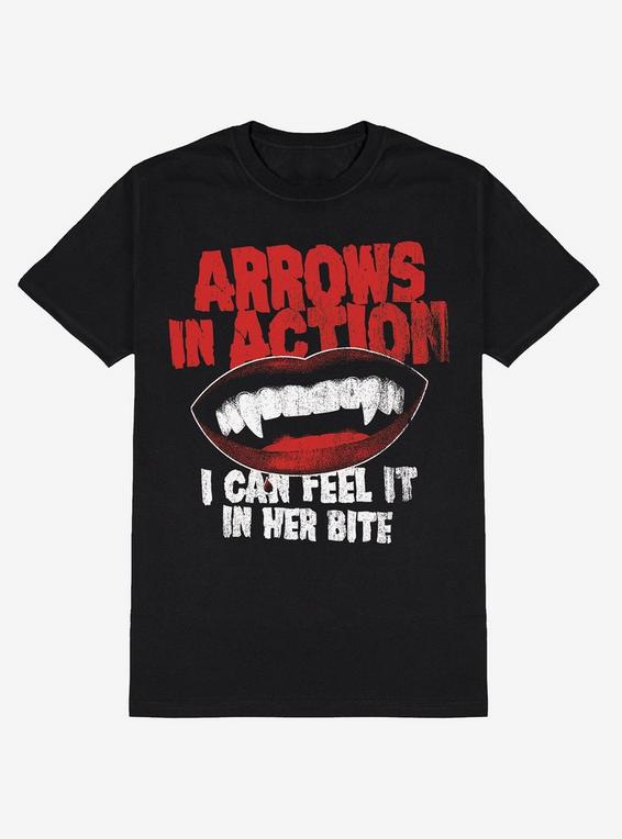 hot topic Arrows In Action Vampire Bite T-Shirt Hot Topic Exclusive BLACK