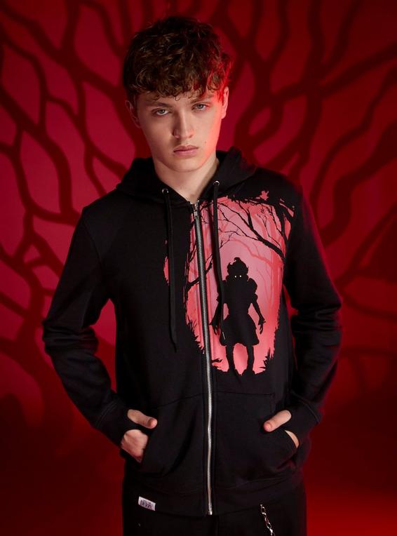 hot topic IT Pennywise Silhouette Eyes Hoodie BLACK