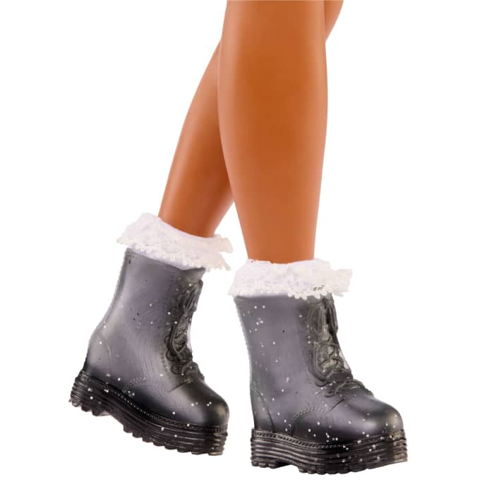 Hot Wheels Barbie Dream Besties Zia Fashion Doll With 7 Hair & Moon Themed Accessories