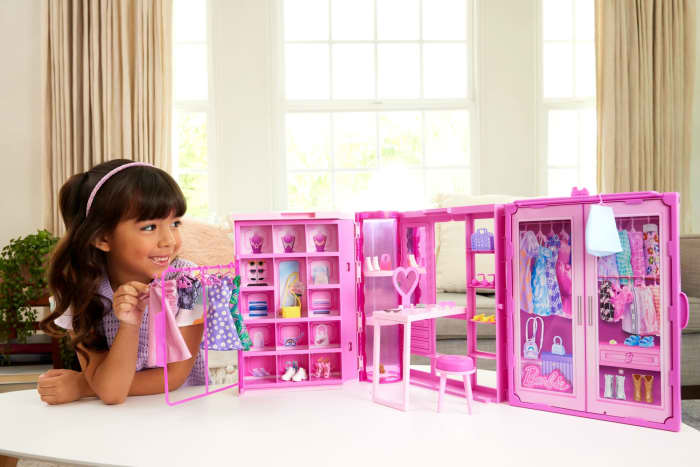 hot wheels Barbie Dream Closet Toy Playset With Clothes & Accessories 3-Ft-Wide With 25+ Pieces