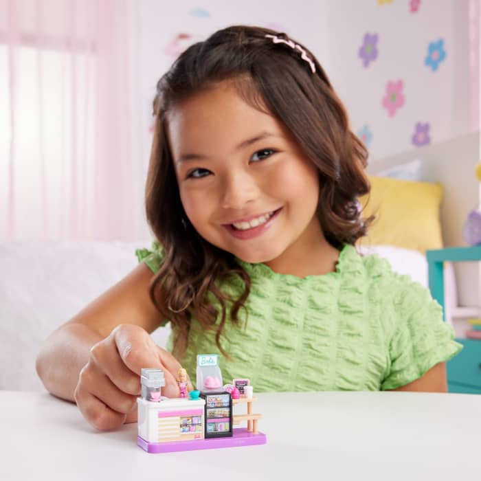 Hot Wheels Barbie Mini Barbie Land Doll House Playsets With 1.5-Inch Doll Furniture & Accessories