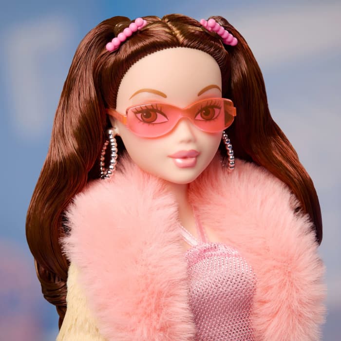 Hot Wheels Barbie Signature My Scene Collector Chelsea Doll In Y2K-Inspired Outfit With Premium Accessories