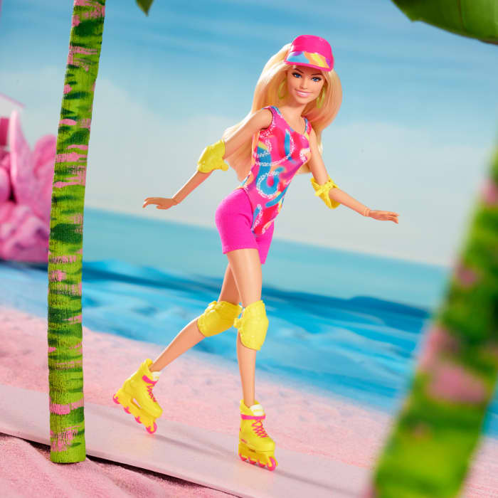 Hot Wheels Barbie The Movie Collectible Doll Margot Robbie As Barbie In Inline Skating Outfit