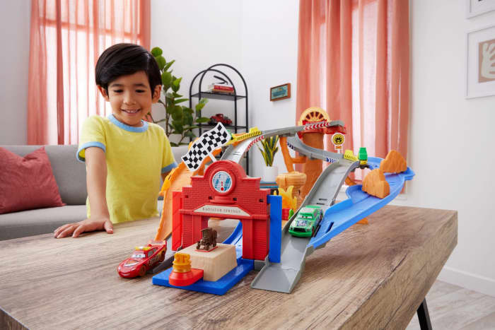 Hot Wheels Cars De Disney Y Pixar Pista De Juguete Pista Carrera Al Rescate