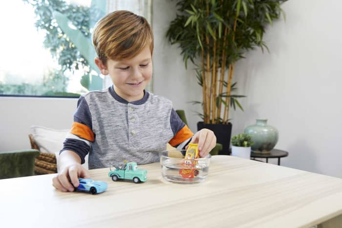 hot wheels Disney And Pixar Cars Color Changers Collection Toy Cars Change Color With Water