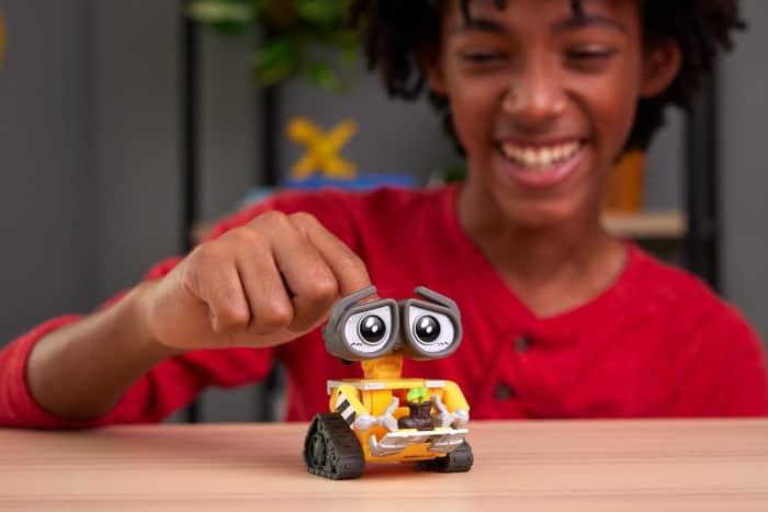 hot wheels Disney And Pixar Click Figs Wall-E Small Waste Collector Robot Figure Movie Toy Pop Up Action Move
