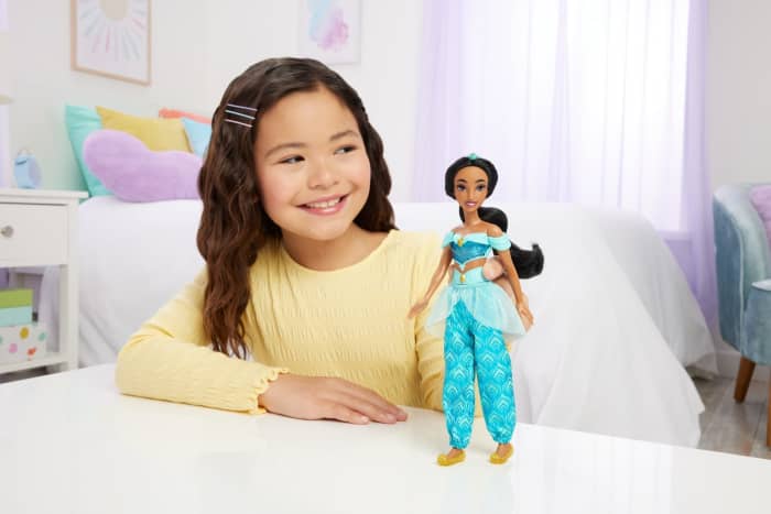 hot wheels Disney Princess Fashion Dolls With Sparkling Outfits And Accessories inspired By Disney Movies