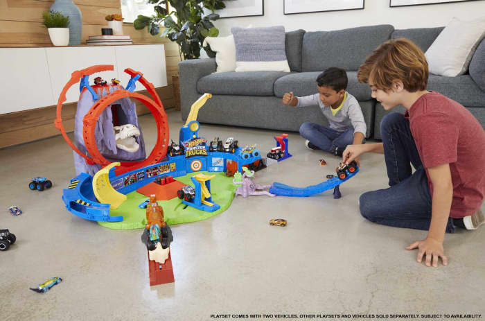 hot wheels Hot Wheels Monster Trucks 1:64 Scale Race Ace Toy Truck And Volcano Playset