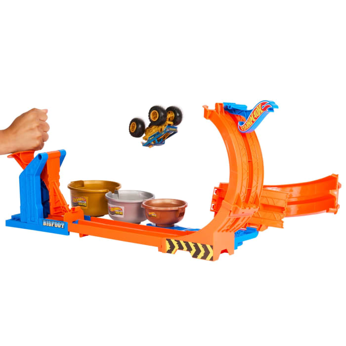 hot wheels Hot Wheels Monster Trucks Loop-And-Flip Trophy Challenge Playset & Die-Cast Bigfoot Toy Truck