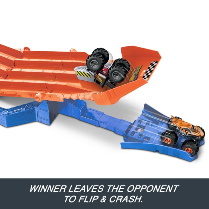 Hot Wheels Hot Wheels Monster Trucks Sharks Vs Dinos Racedown Destruction Track Set & 2 1:64 Scale Toy Trucks