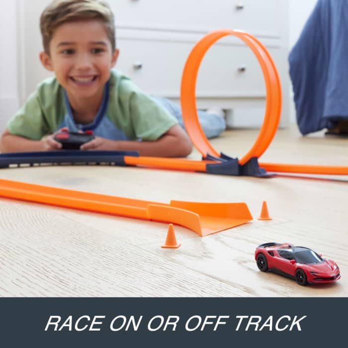 Hot Wheels Hot Wheels RC 1:64 Ferrari Sf90 Stradale Assetto Fiorano Battery-Powered Remote-Control Car