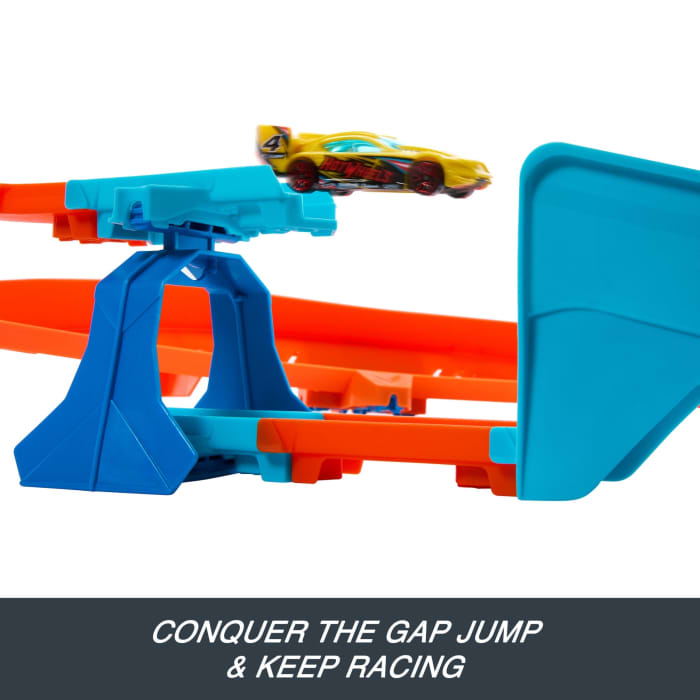 Hot Wheels Hot Wheels Track Creator Boosted Jump Speedway Set With 1:64 Scale Toy Car & Motorized Booster