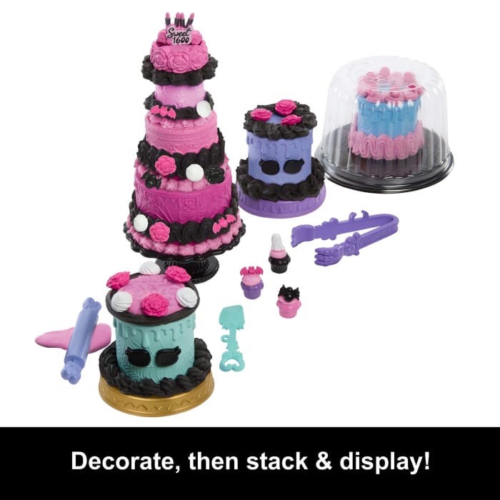 Hot Wheels Monster High Scary Sweet Birthday Cake Kit With Clawdeen Wolf Doll And 20+ Decorating Accessories