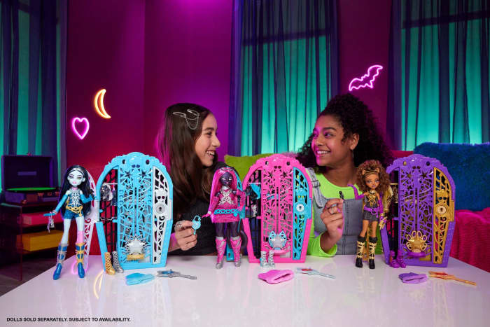 hot wheels Monster High Skulltimate Secrets Hauntlywood Mysteries Doll Frankie Stein With 19+ Surprises