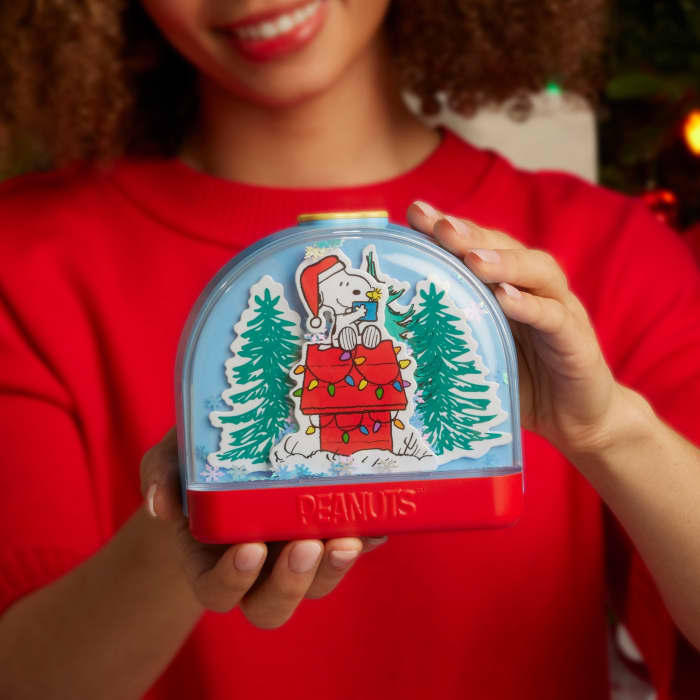 hot wheels Polly Pocket Micro Dolls And Playset Collector Peanuts Compact With 7 Accessories