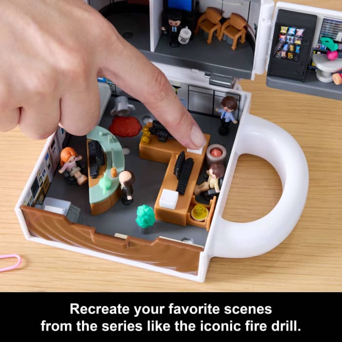 Hot Wheels Polly Pocket X The Office Best Boss Mug Compact Dunder Mifflin Character Set Collectible Toy