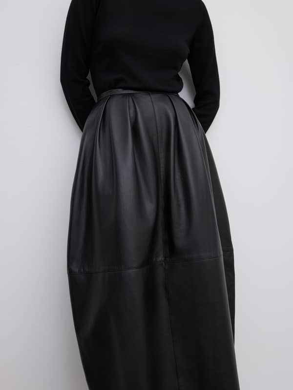 House Of Dagmar Skirts Curved Leather Skirt Black