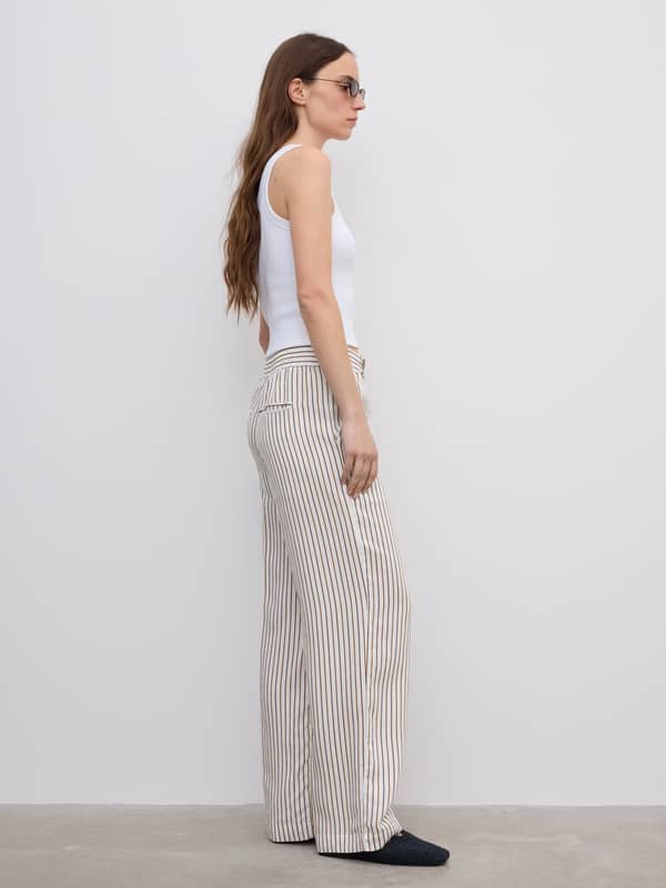 House Of Dagmar Trousers Relaxed Trousers Cream White