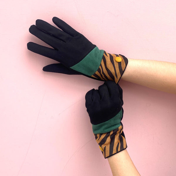 house of disaster Animal Print 'Tiger' Suedette Gloves