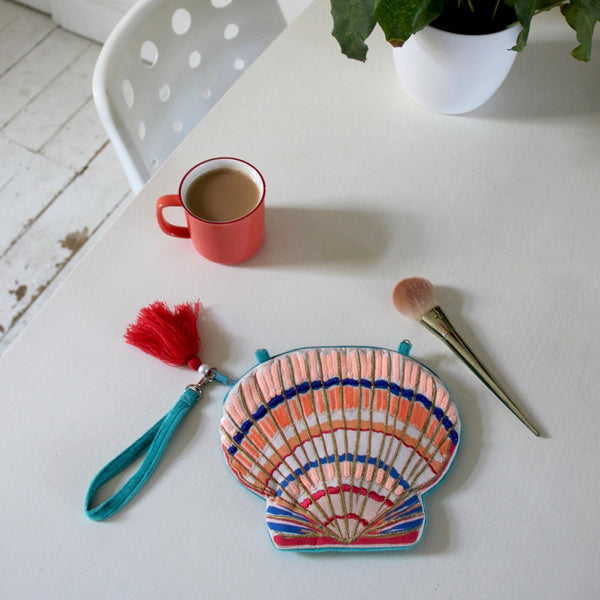 house of disaster Coral Shell Make up Bag