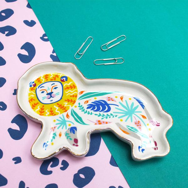 house of disaster Savannah Lion Dish