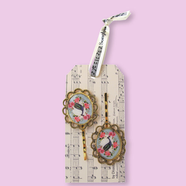 house of disaster Songbird Cameo Hair clips