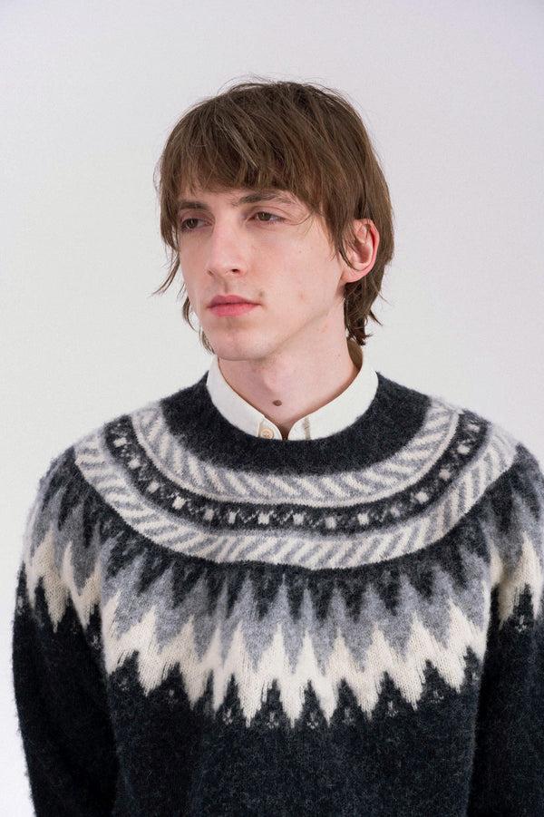 Howlin Magician In The Mountain - Charcoal