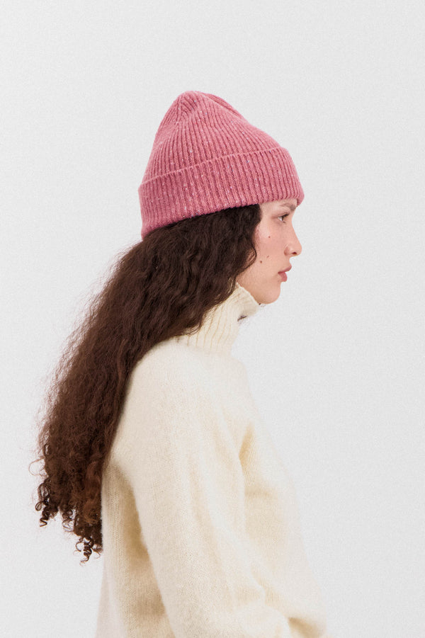 Howlin Out Of The Blue Hat - Calamine