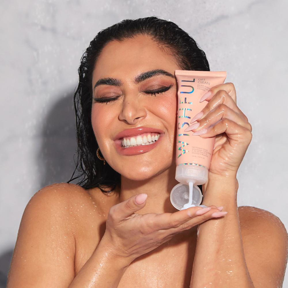 Huda Beauty Get Clean 2% PHA & Sea Moss Gentle Foaming Cleanser