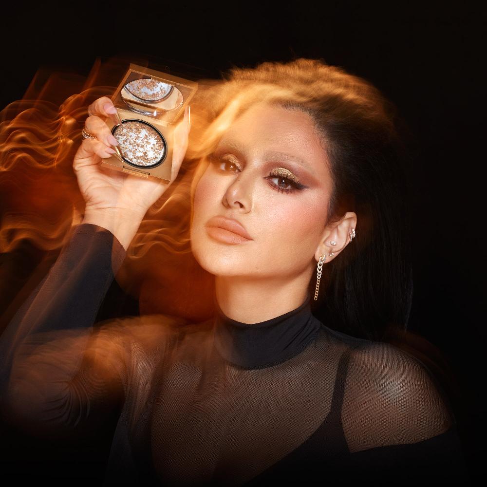 Huda Beauty Empowered Face Gloss Highlighting Dew