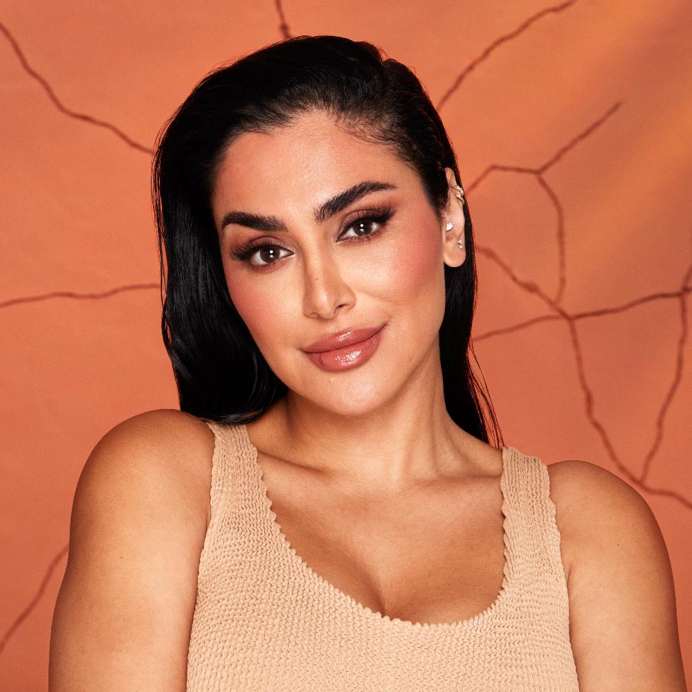 Huda Beauty GloWish Cheeky Vegan Blush Powder