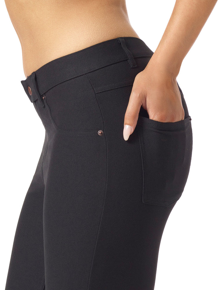 Hue Essential Denim Mid-Rise Capri