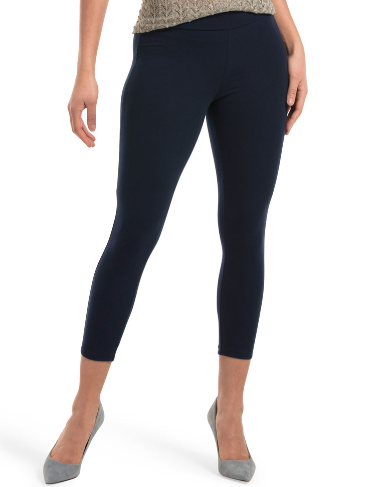 hue Wide Waistband Blackout Cotton Capri