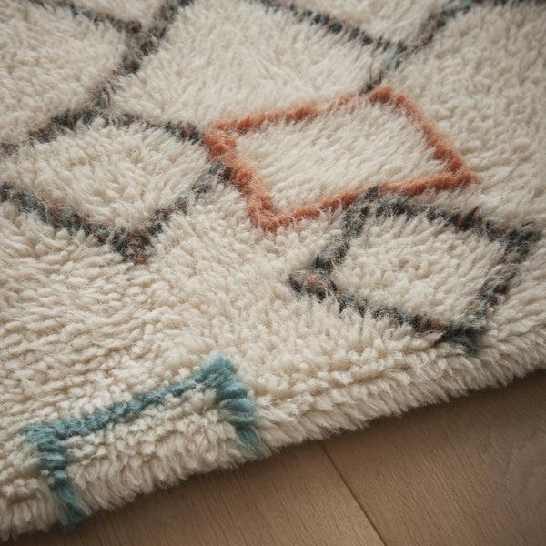 hug Rug Berber Knotted Chain Rug Ivory/Multi