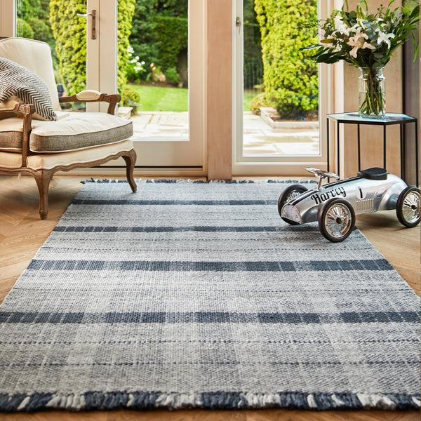 Hug Rug Highland Check Rug Navy