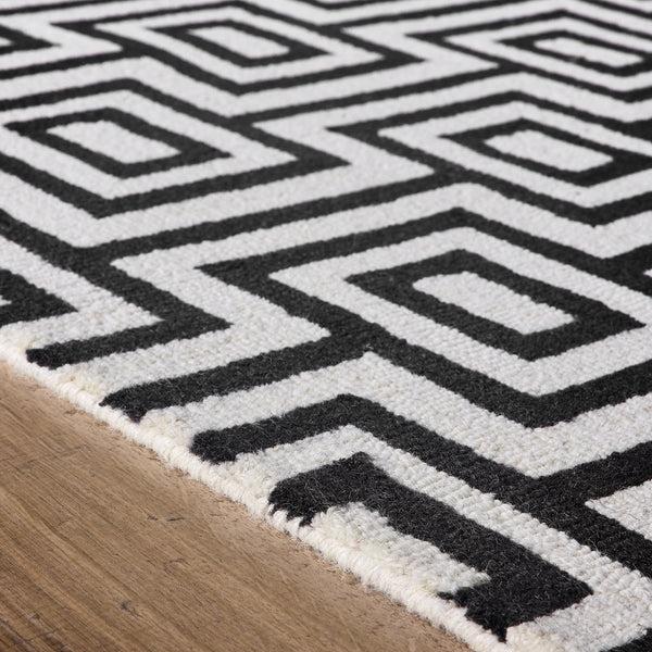 Hug Rug Labyrinth Rug Black/White