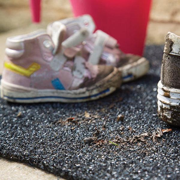 Hug Rug Outdoor Charcoal Doormat