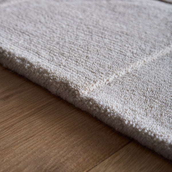 Hug Rug Penny Rug Cream