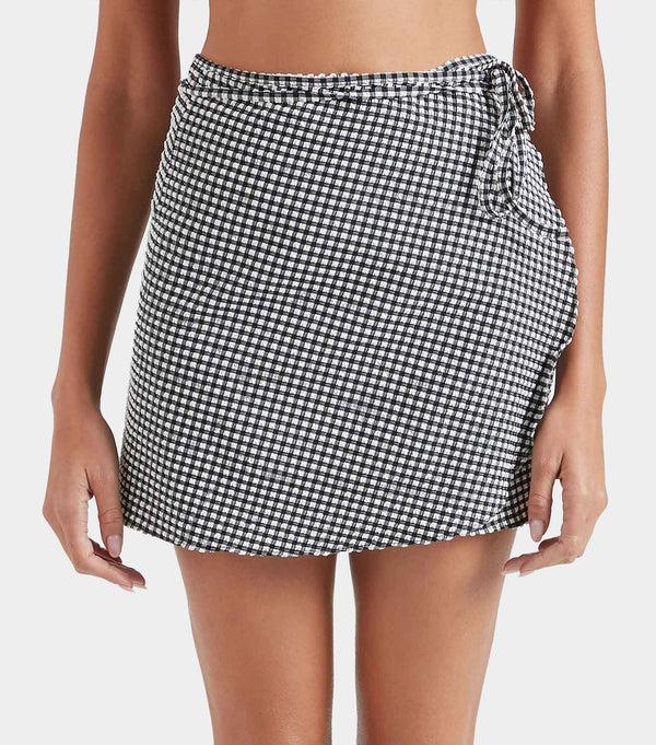 Hunza G Gingham Seersucker Short Sarong Black Gingham