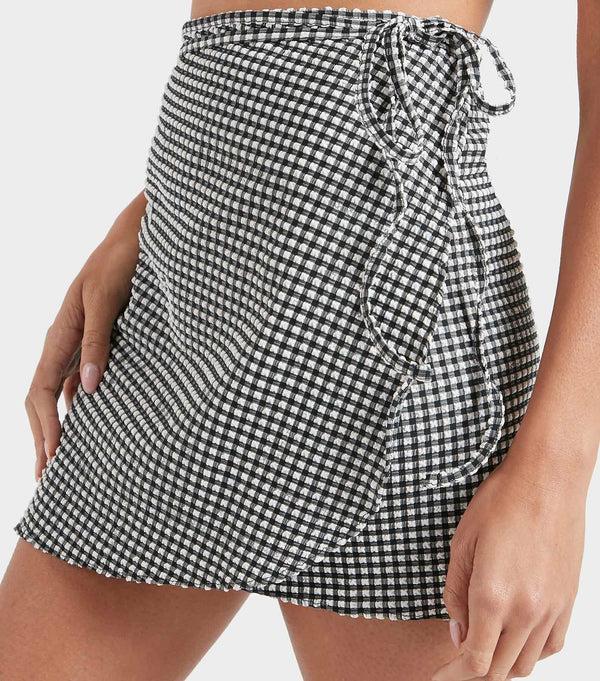 Hunza G Gingham Seersucker Short Sarong Black Gingham