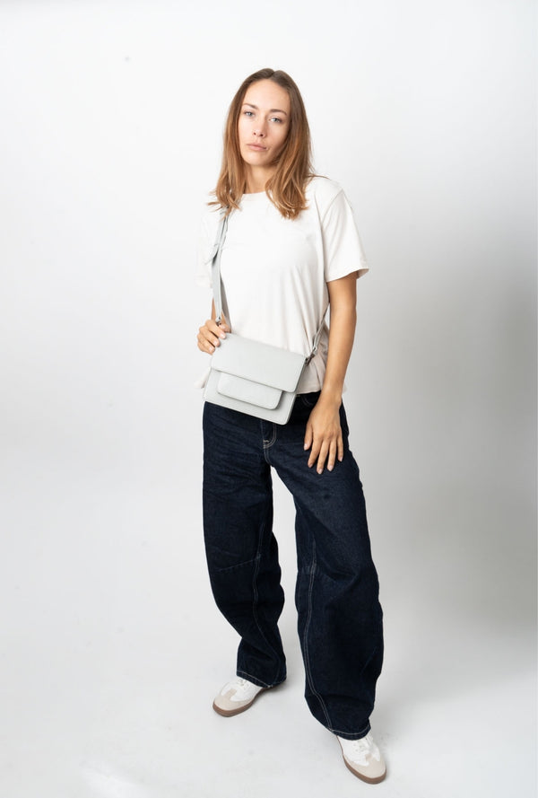 Hvisk CAYMAN POCKET GLOSSY STRUCTURE - Grey Aura