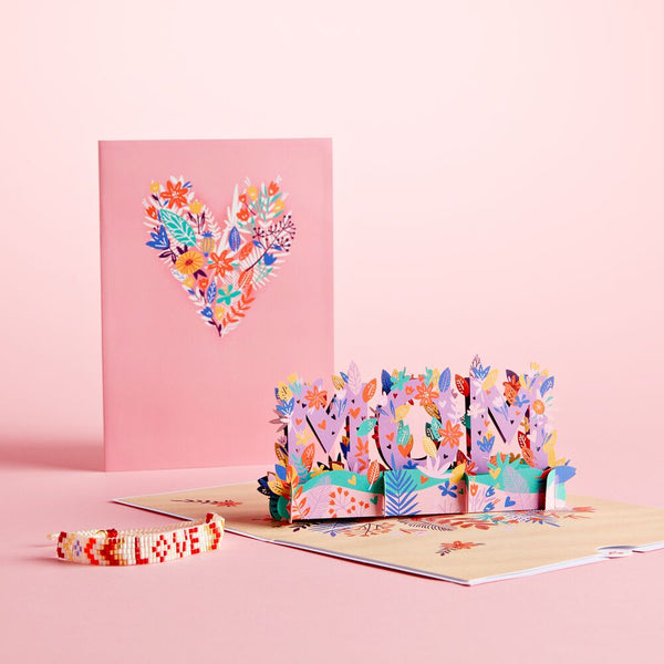 i love pop Love for Mom Vibrant Card with Bracelet