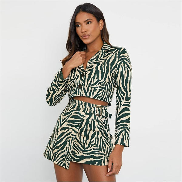 i saw it first Cropped Zebra Printed Blazer