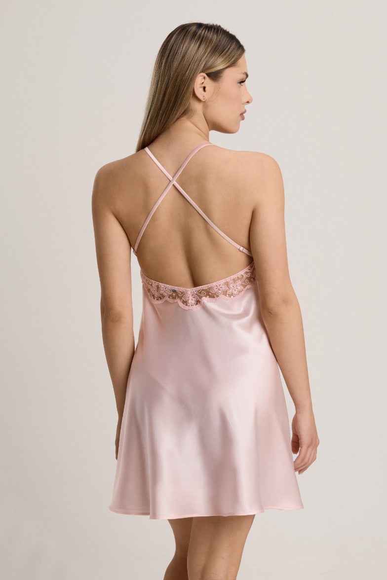 I.D. Sarrieri Triangle Cup Chemise In Baby Pink