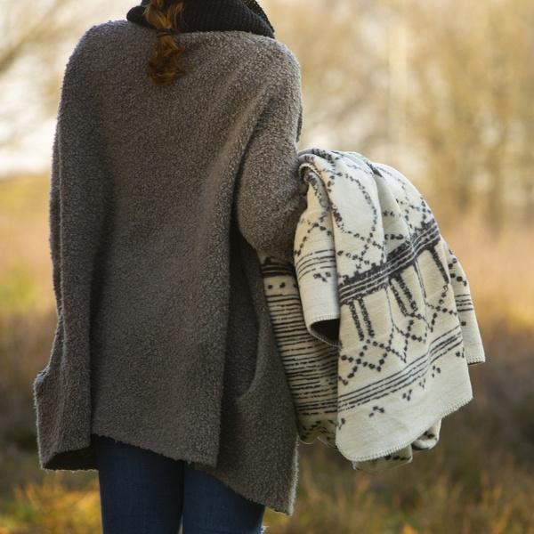 Ibena Boho Style Gabbeh Pattern Cream Cotton Blend Throw Blanket