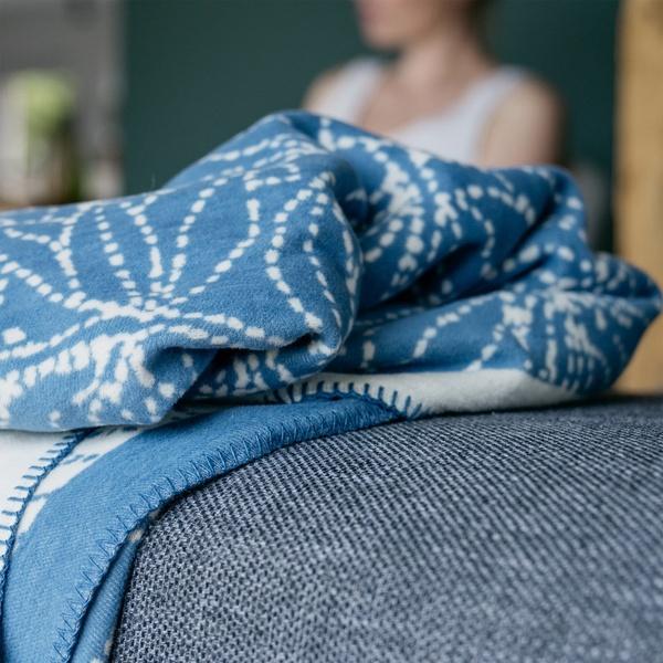 Ibena Ivory / Blue Stylized Flower Organic Cotton Throw Blanket