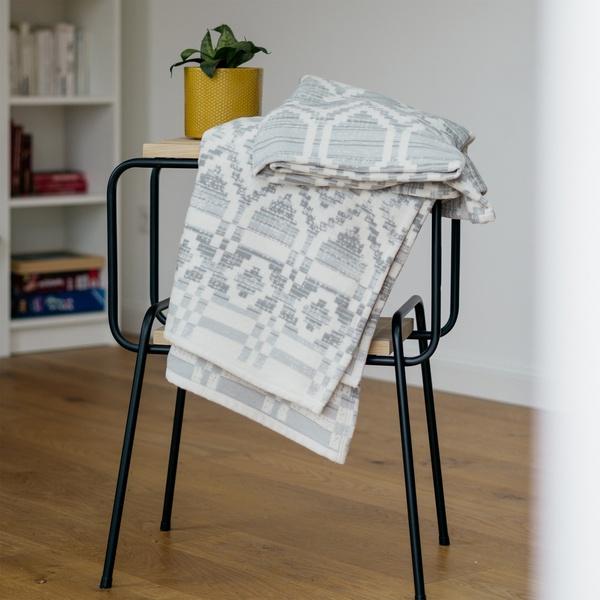 Ibena Ivory Gray Pure Organic Cotton Candy Throw Blanket