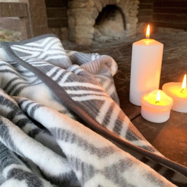 Ibena Reversible Contemporary Diamond Pattern Bugatti Throw Blanket