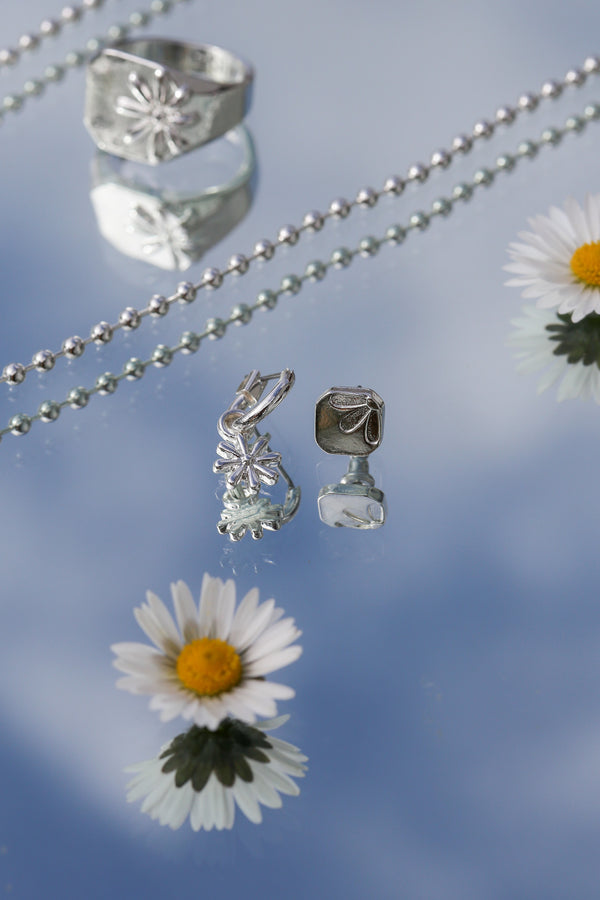 Icon Brand Silver Daisies Set